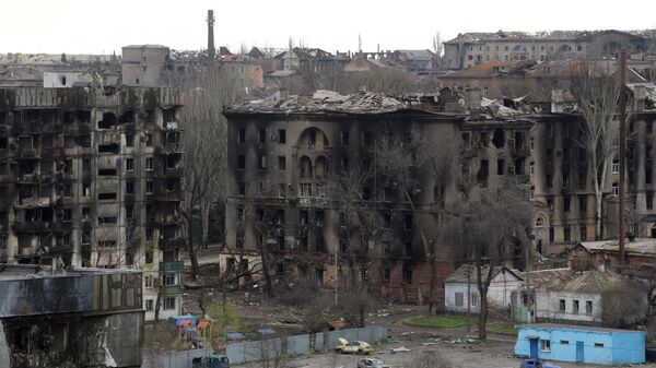 Разрушенные дома в Мариуполе (14 апреля 2022). Украина - Sputnik Արմենիա