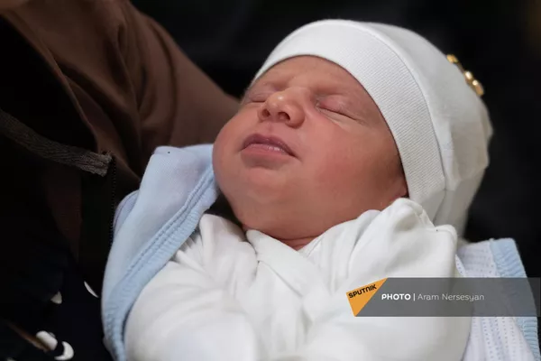 Новорожденный Ваган Аброян - Sputnik Армения