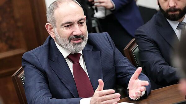 Премьер-министр Никол Пашинян во время визита в Госдуму (20 апреля 2022). Москва - Sputnik Армения
