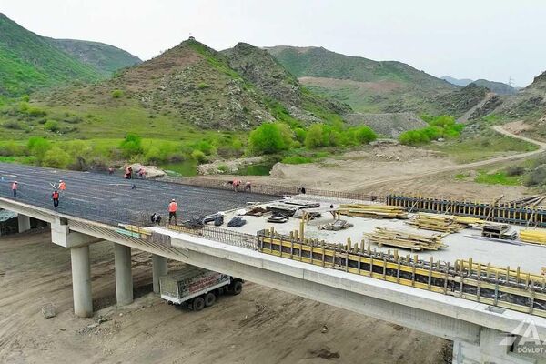 Государственное агентство автомобильных дорог Азербайджана опубликовало фотографии строительства новой автомобильной дороги в обход Бердзора - Sputnik Армения