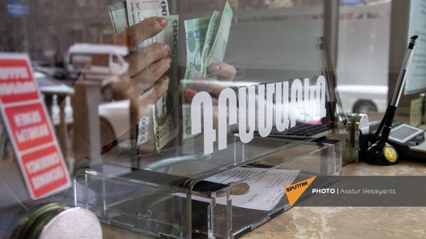 Դոլարն արժեզրկվում է․ Հայաստանին օգու՞տ է, թե՞ վնաս - Sputnik Արմենիա