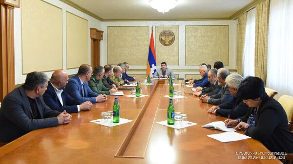 Президент Нагорного Карабаха Араик Арутюнян созвал рабочее совещание (22 апреля 2022). Степанакерт - Sputnik Армения