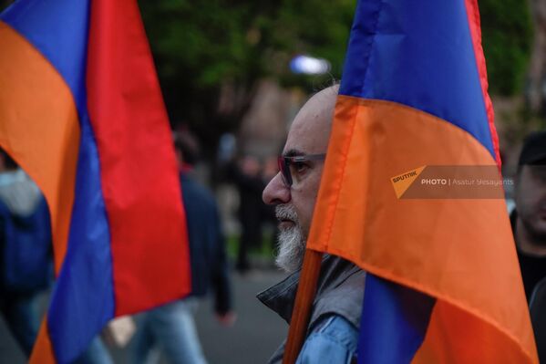 Ջահերով երթի մասնակիցները Հանրապետության հրապարակում (23 ապրիլի, 2022թ). Երևան - Sputnik Արմենիա