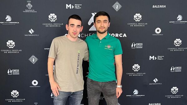 Шахматисты Шант Саргсян и Айк Мартиросян на турнире Менорка опен 2022 - Sputnik Армения