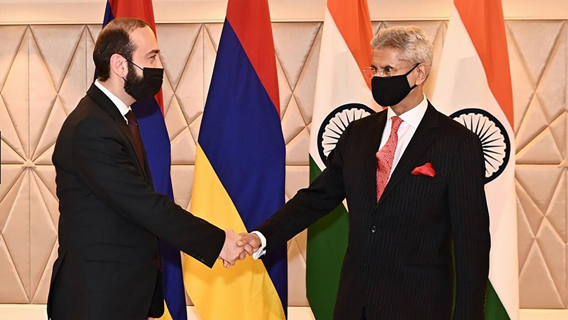 Министр иностранных дел Армении Арарат Мирзоян встретился с министром иностранных дел Индии Субраманьямом Джайшанкаром (25 апреля 2022). Нью-Дели - Sputnik Армения, 1920, 25.04.2022