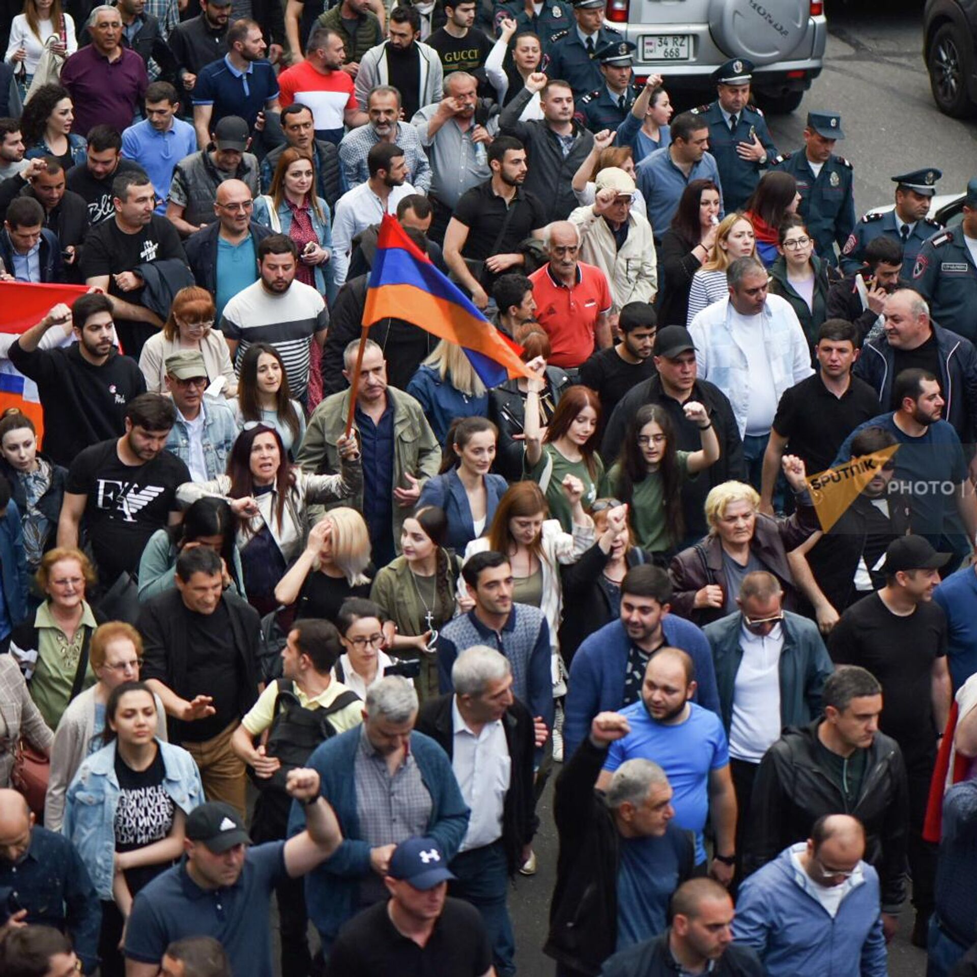 Армения новости прямой эфир. Митинг армянская оппозиция 2024. Протесты в Армении май 2024. Шествие в Ереване. Митинг в центре Еревана.