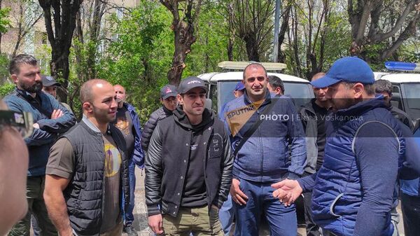 Левона Кочаряна выпустили из отделения полиции (3 мая 2022). Еревaн - Sputnik Армения