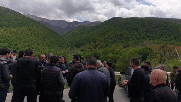 Активисты блокировали трассу Ванадзор - Алаверди (3 мая 2022). Лори - Sputnik Армения