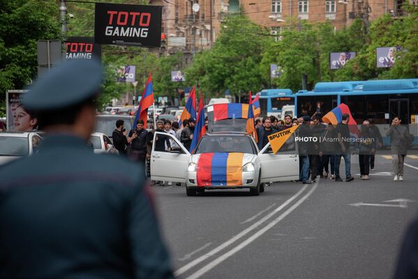 Անհնազանդության ակցիայի մասնակիցները Մոսկովյան փողոցում (3 մայիսի, 2022). Երևան - Sputnik Արմենիա