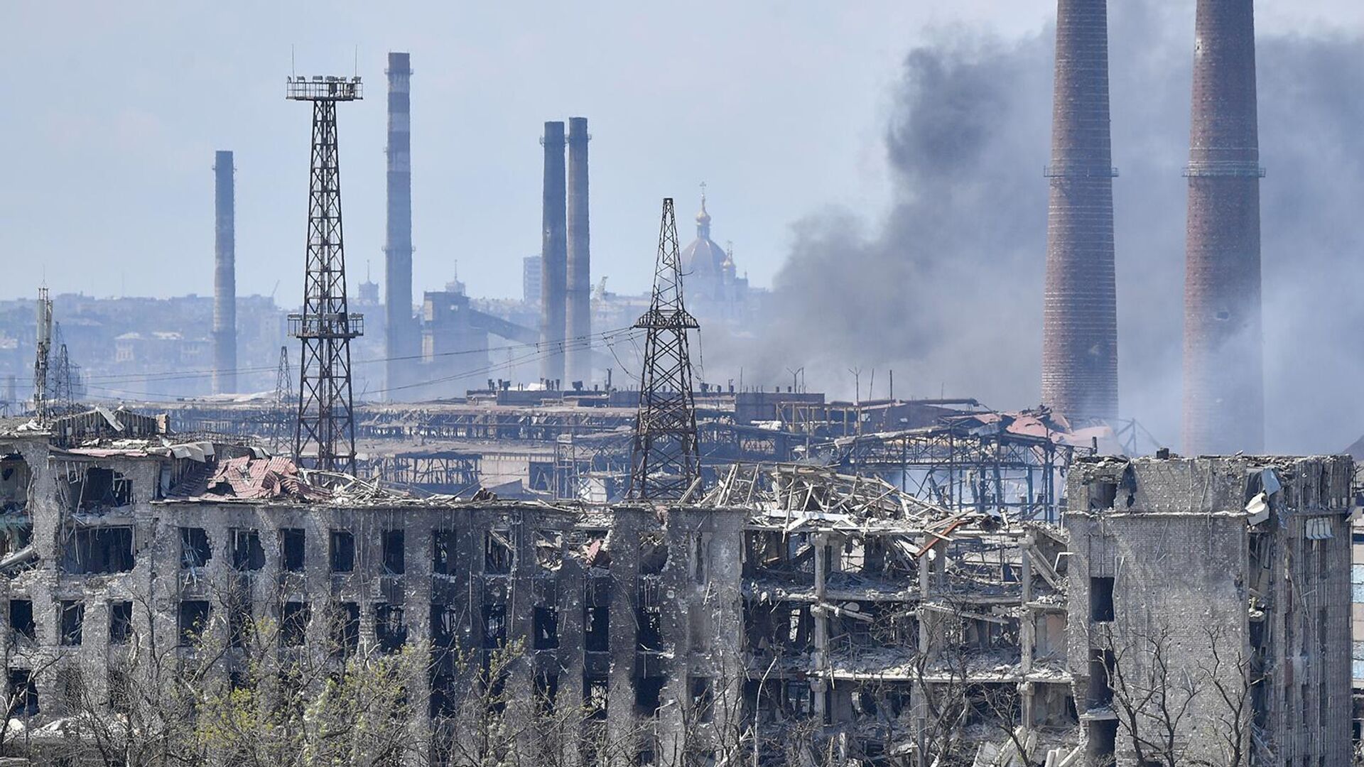 Разрушенные здания на территории металлургического комбината Азовсталь (3 мая 2022). Мариуполь - Sputnik Армения, 1920, 06.05.2022