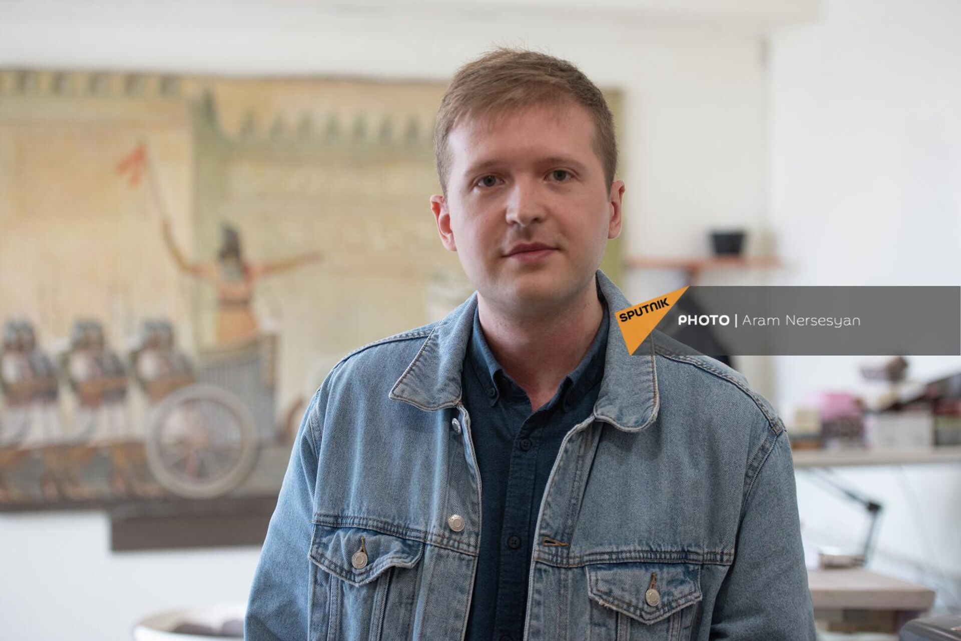 Научный сотрудник отдела Древнего Востока ГМИИ им. А.С. Пушкина, хранитель наследия Урарту Рамиль Вергазов на мастер-классе российских реставраторов для армянских коллег в музее Эребуни (4 мая 2022). Еревaн Научный сотрудник отдела Древнего Востока ГМИИ им. А.С. Пушкина, хранитель наследия Урарту Рамиль Вергазов на мастер-классе российских реставраторов для армянских коллег в музее Эребуни (4 мая 2022). Еревaн - Sputnik Армения, 1920, 06.05.2022