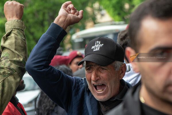 Անհնազանդության ակցիայի մասնակիցները Թումանյան փողոցում (3 մայիսի, 2022). Երևան - Sputnik Արմենիա