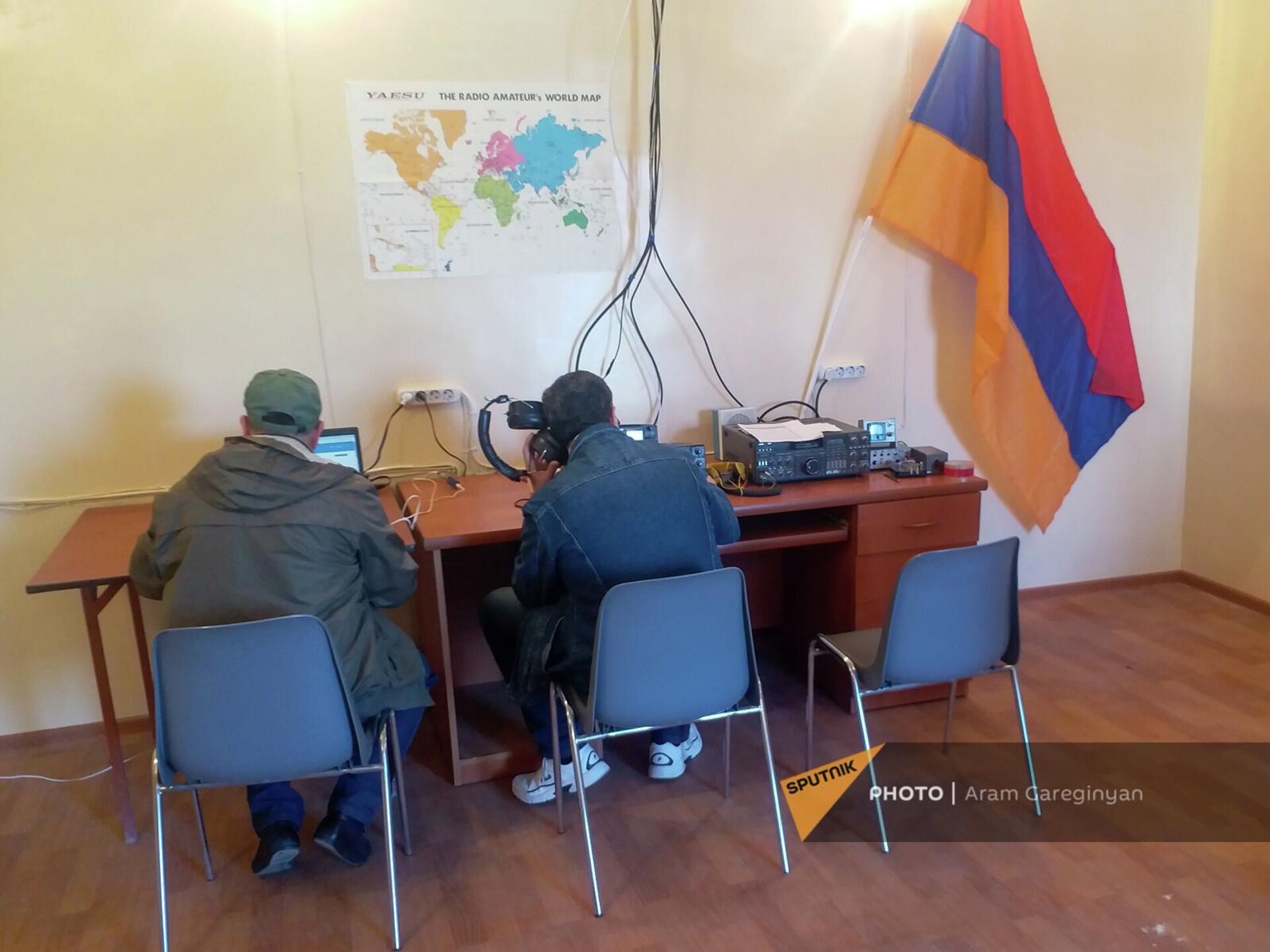 Энтузиасты из Федерации радиоспорта Армении Энтузиасты из Федерации радиоспорта Армении - Sputnik Армения, 1920, 09.05.2022