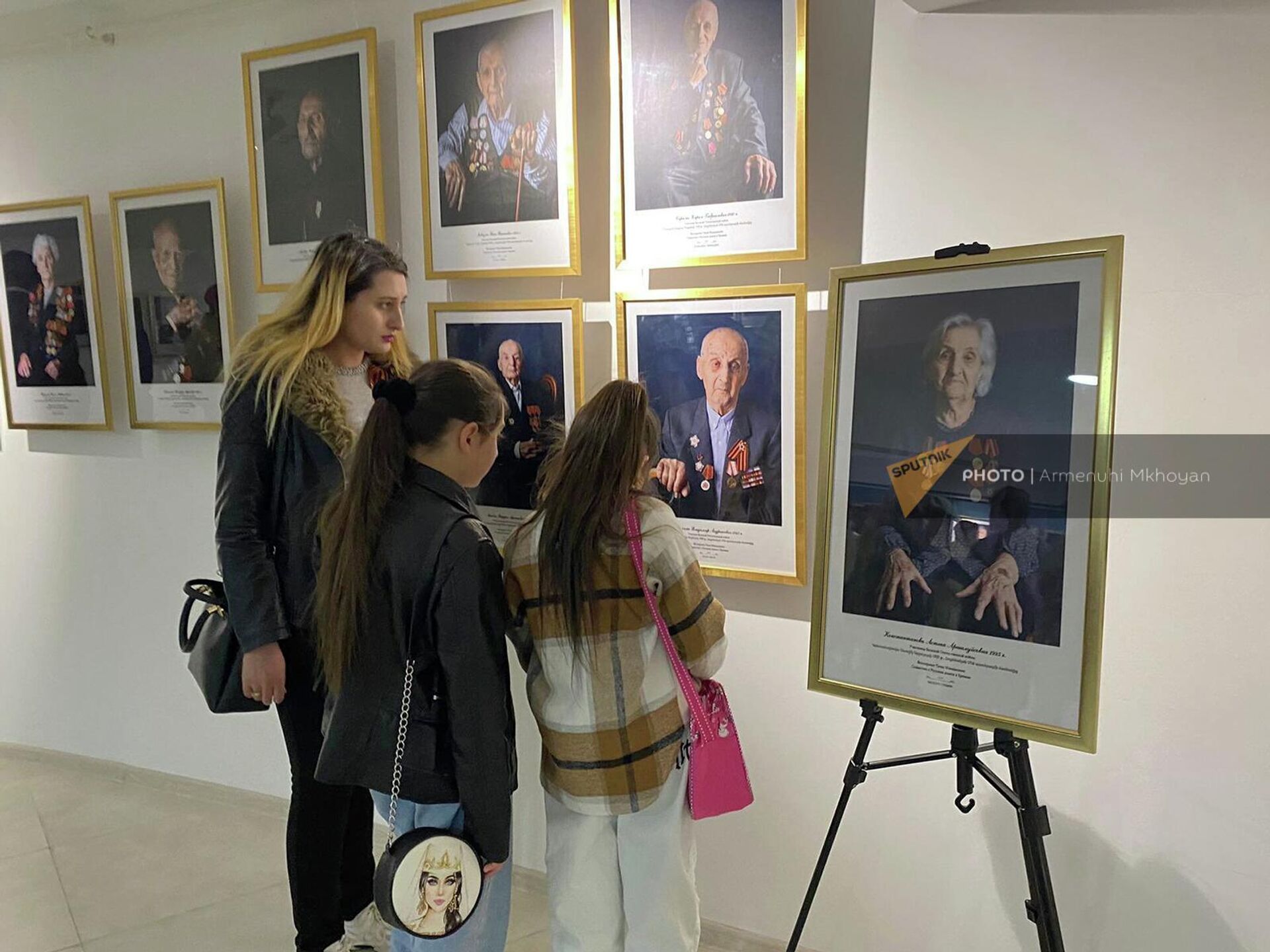 В Гюмри открылась фотовыставка Татев Мнацаканян Лица Великой Победы  - Sputnik Արմենիա, 1920, 09.05.2022