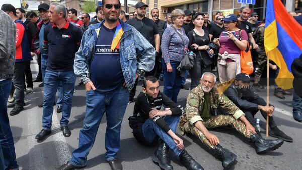 Оппозиция проводит шествие в административном районе Малатия-Себастия (10 мая 2022). Еревaн - Sputnik Армения