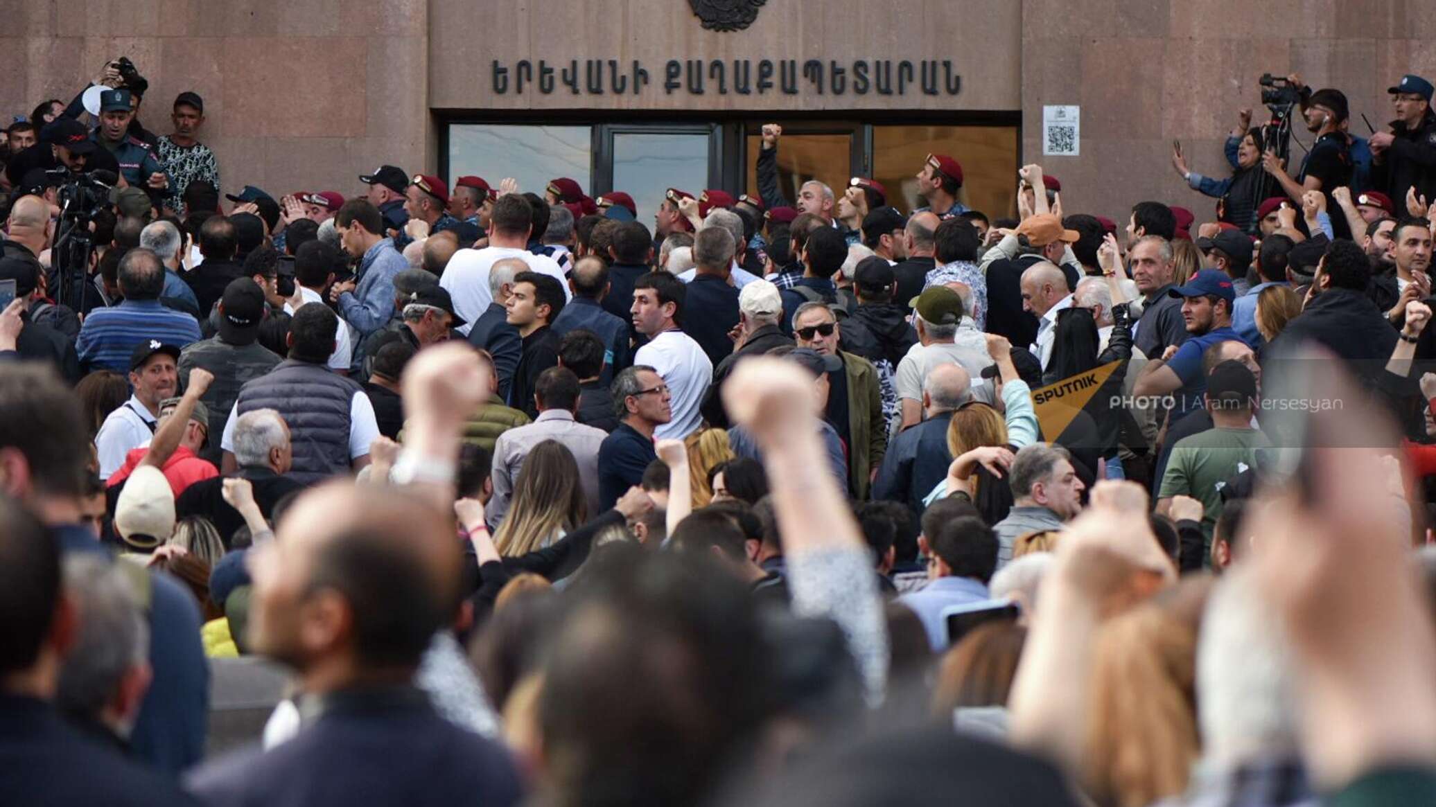 Новости армении сегодня спутник. Протесты в России. Протесты в Ереване. Протесты Ереван 2022. Протесты в Казахстане 2022.