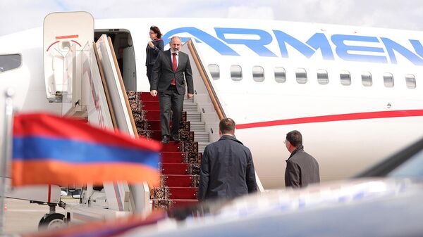 Премьер-министр Никол Пашинян прибывает с рабочим визитом в Россию (16 мая 2022). Москва - Sputnik Армения