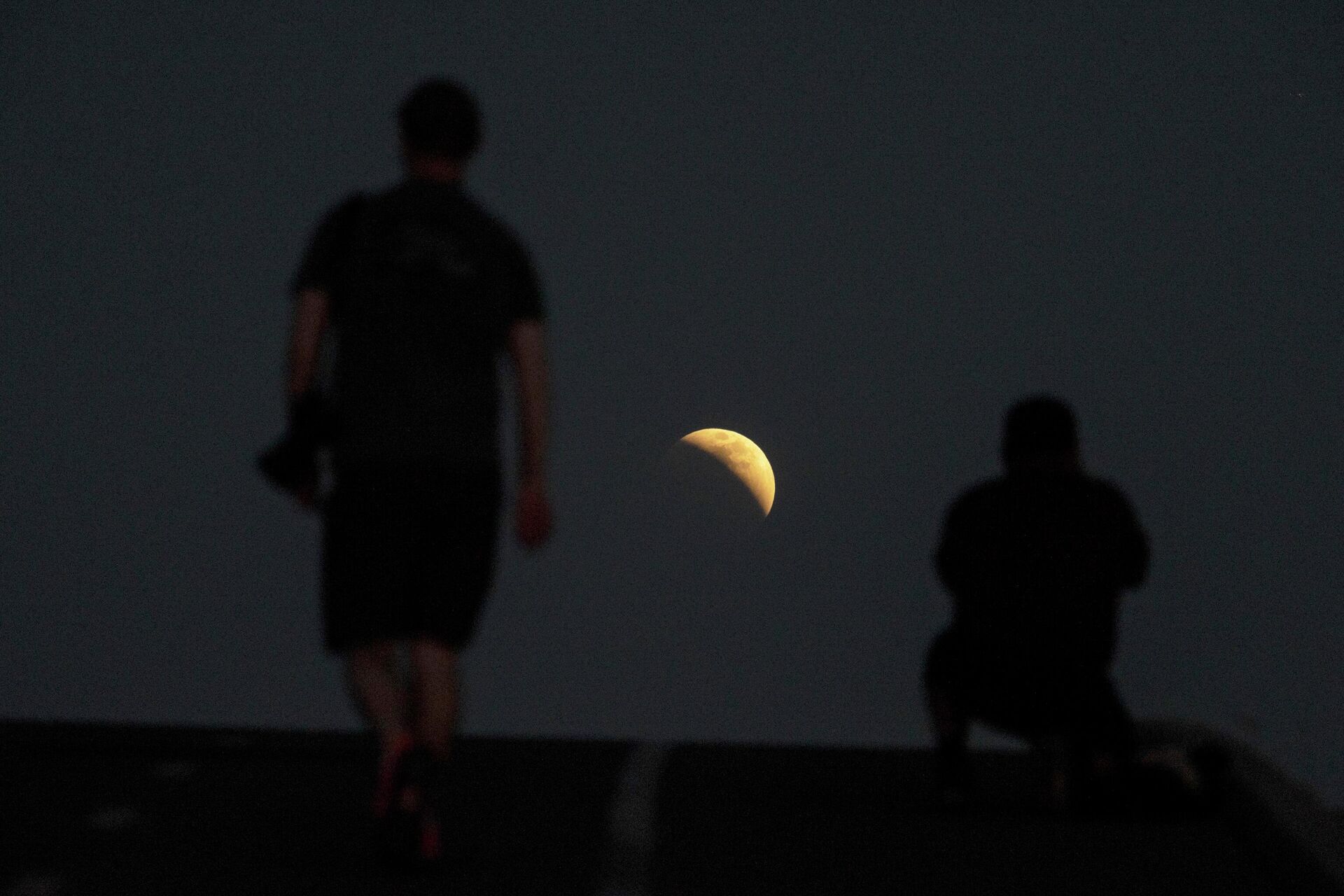 8 апреля 2024 новолуние во сколько. Лунное затмение. Затмение Луны вчера. 27 Июля 2018 лунное затмение. Полное лунное затмение фото.