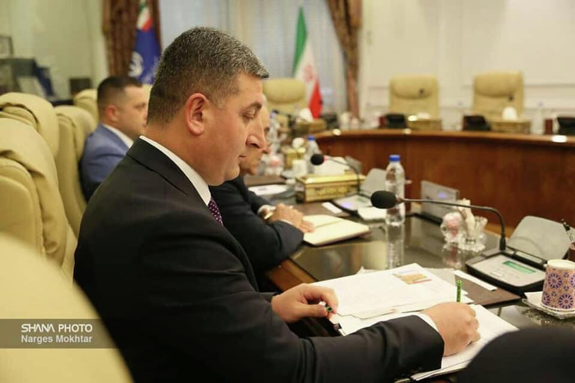 Министр территориального управления и инфраструктуры Гнел Саносян встретился с министром нефти Исламской Республики Иран Джавадом Оджи (17 мая 2022). Еревaн Министр территориального управления и инфраструктуры Гнел Саносян встретился с министром нефти Исламской Республики Иран Джавадом Оджи (17 мая 2022). Еревaн - Sputnik Армения, 1920, 17.05.2022