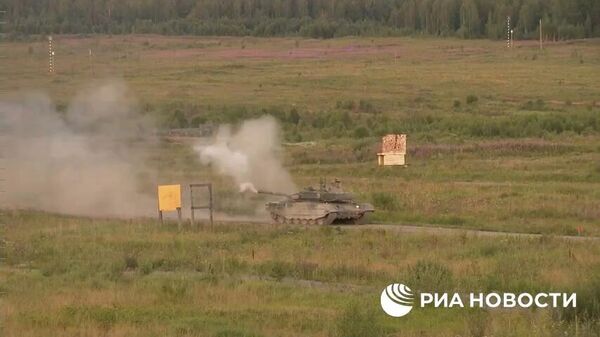 Уралвагонзавод поставил Минобороны РФ новейшие танки Т-90М Прорыв - Sputnik Армения