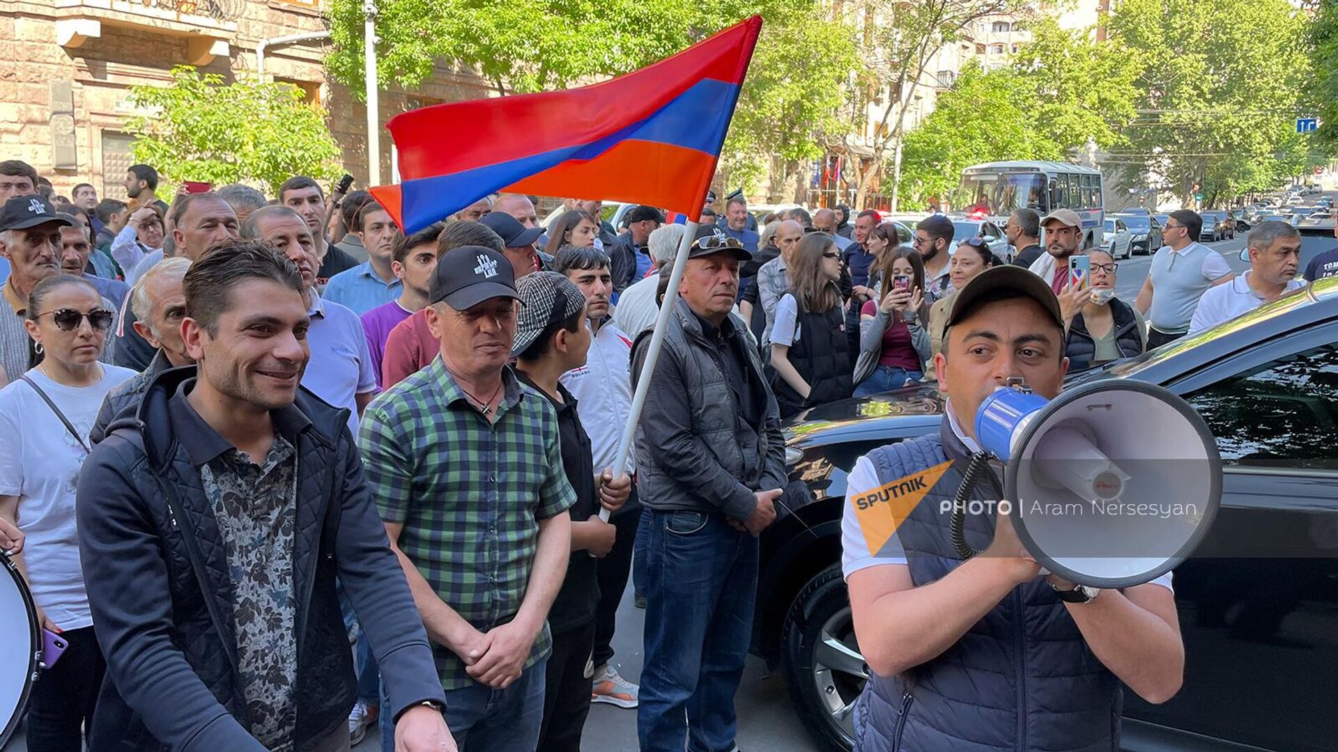 Участники акции неповиновения на улице Хоренаци (19 мая 2022). Еревaн - Sputnik Армения, 1920, 19.05.2022