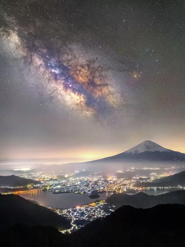 Ճապոնացի լուսանկարիչ Տակեմոչի Յուկիի «Mt. Fuji and the Milky Way over Lake Kawaguchi» լուսանկարը - Sputnik Արմենիա