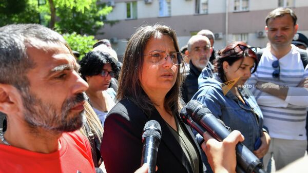 Акция протеста родителей погибших в арцахской войне военнослужащий у Высшего суда (26 мая 2022). Еревaн - Sputnik Армения