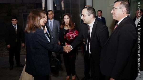 В Ереван приехала мэр Парижа Анн Идальго - Sputnik Армения