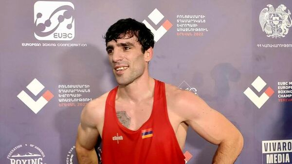 Ованнес Бачков после полуфинального поединка на ЧЕ по боксу (29 мая 2022). Еревaн - Sputnik Армения
