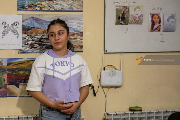 Софи, занявшая второе место в конкурсе рисунков в креативном центре Дом солнца - Sputnik Армения