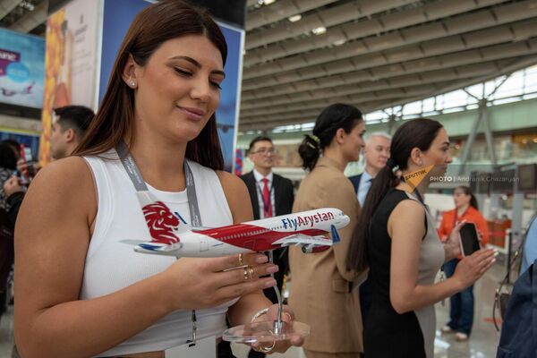 «Զվարթնոց» օդանավակայանում միջոցառում է. վայրէջք է կատարել FlyArystan ավիաընկերության Ալմաթի-Երևան-Ալմաթի չվերթի առաջին ինքնաթիռը (2 հունիսի, 2022). Երևան - Sputnik Արմենիա