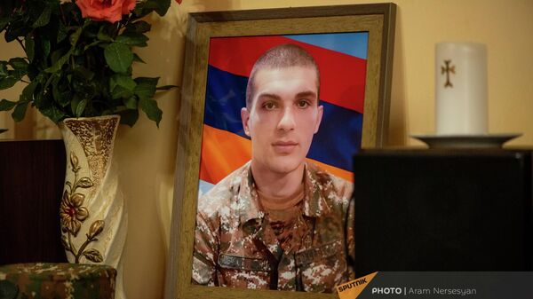 Уголок памяти погибшего военнослужащего Давида Варданяна - Sputnik Армения