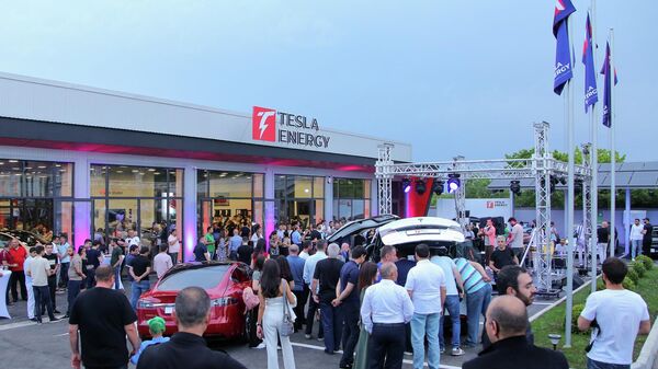 Церемония открытия автосалона Tesla в Армении (2 июня 2022). Еревaн - Sputnik Армения