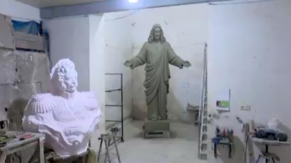 «Հիսուս Քրիստոսի մոնումենտալ արձան-համալիրի» մրցույթի հաղթող, քանդակագործ Արմեն Սամվելյանի արվեստանոցում - Sputnik Արմենիա
