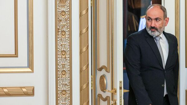 Հայաստանի վարչապետ Նիկոլ Փաշինյանը Ռուսաստանի արտաքին գործերի նախարար Սերգեյ Լավրովի հետ հանդիպմանը (հունիսի 9, 2022). Երևան - Sputnik Արմենիա