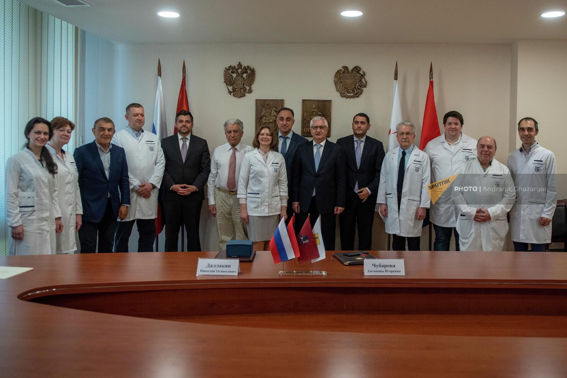Церемония подписи меморандума о сотрудничестве между московской Детской клинической больницы им.Филатова и ереванским медцентром Сурб Аствацамайр (10 июня 2022). Еревaн - Sputnik Армения, 1920, 10.06.2022