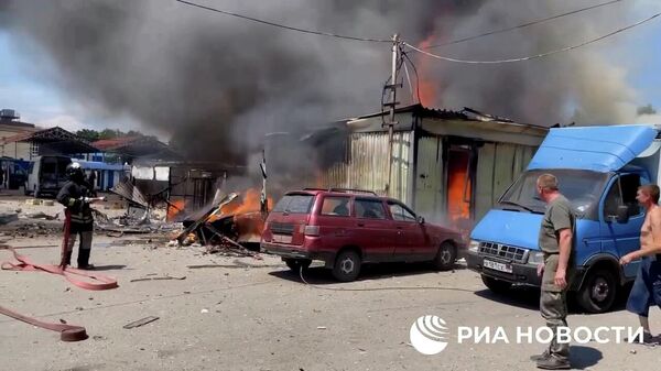 Видео с рынка в Донецке, по которому нанесли удар украинские войска - Sputnik Армения