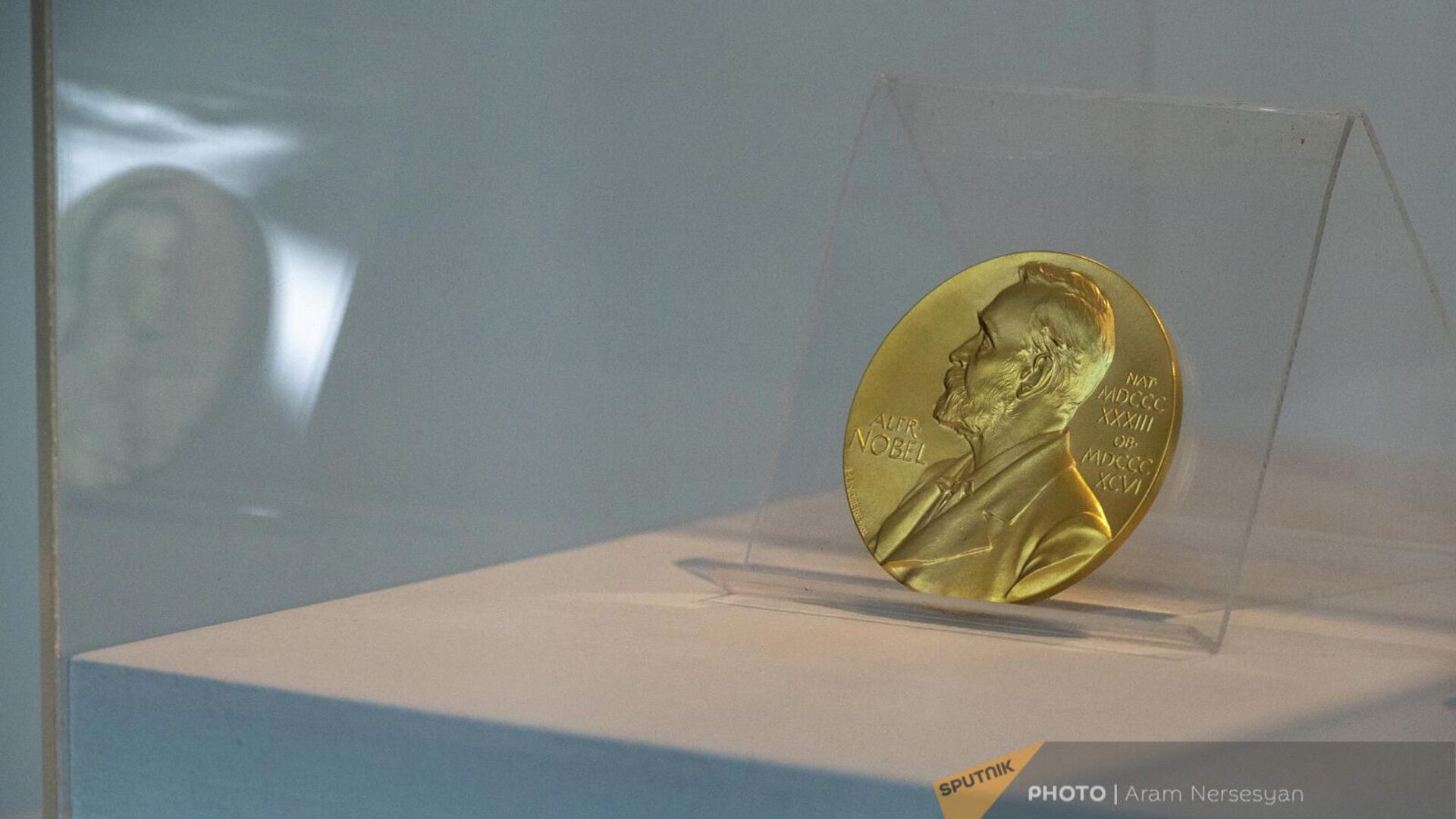 Արտեմ (Արտյոմ) Պատապուտյանի Նոբելյան մրցանակը, որը նա նվիրել է Հայաստանի պատմության թանգարանին  - Sputnik Արմենիա, 1920, 07.10.2022