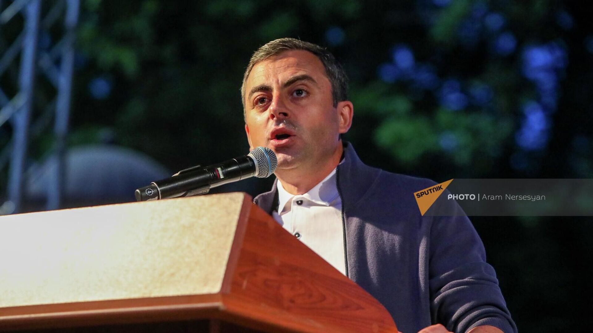 Ишхан Сагателян выступает на митинге оппозиции на площади Франции (14 июня 2022). Еревaн - Sputnik Армения, 1920, 14.06.2022