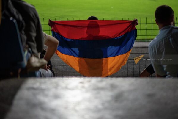 Армянский болельщик во время матча 4-го тура Лиги наций Армения – Шотландия  - Sputnik Армения