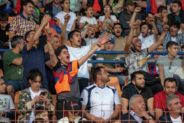 Реакция армянских болельщиков во время матча 4-го тура Лиги наций Армения – Шотландия  - Sputnik Армения
