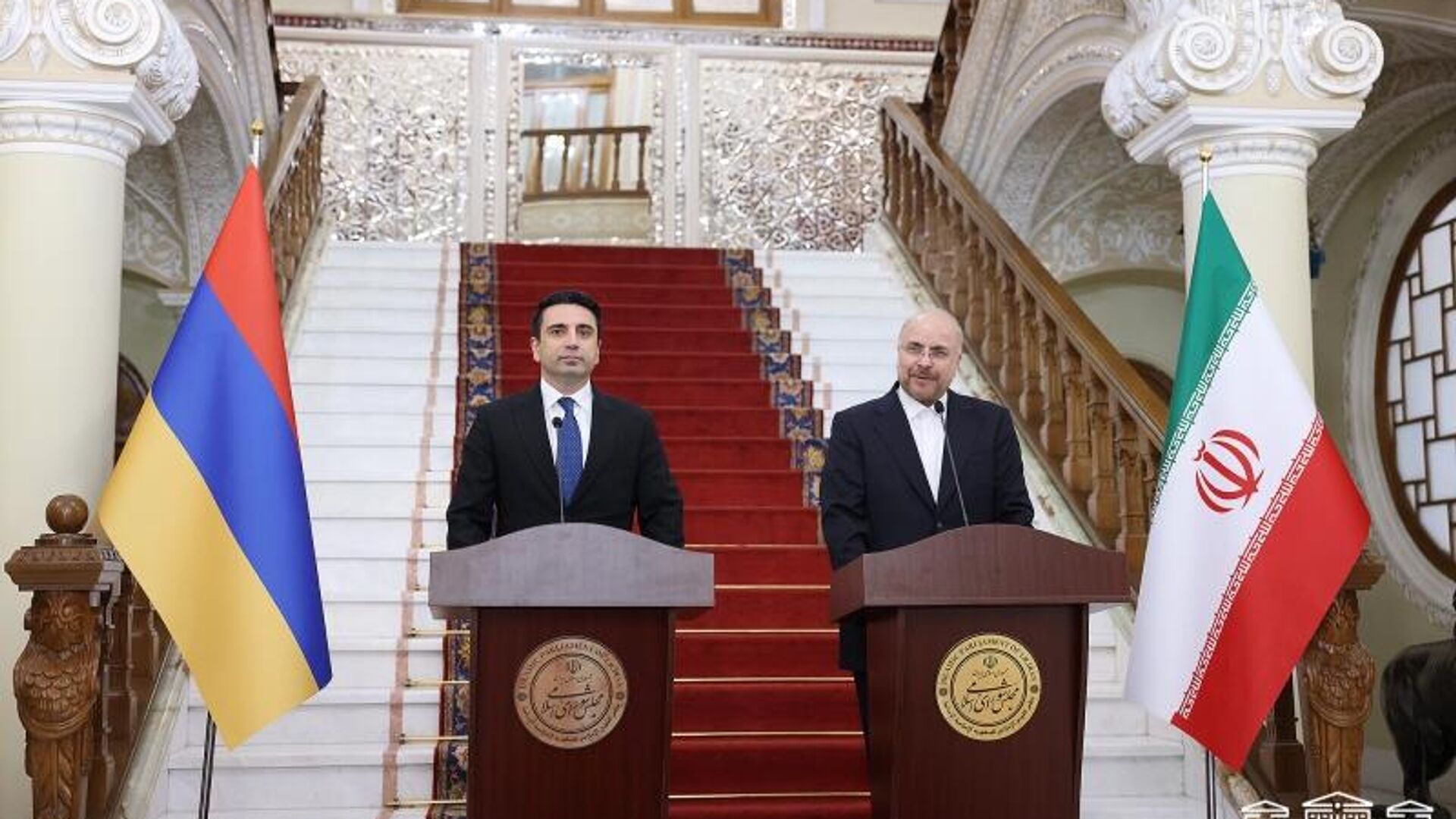 Ալեն Սիմոնյանը հանդիպել է Իրանի մեջլիսի նախագահի հետ Ալեն Սիմոնյանը հանդիպել է Իրանի մեջլիսի նախագահի հետ - Sputnik Արմենիա, 1920, 15.06.2022
