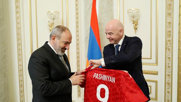 Նիկոլ Փաշինյանն ընդունել է ՖԻՖԱ-ի նախագահ Ջաննի Ինֆանտինոյին։ - Sputnik Արմենիա