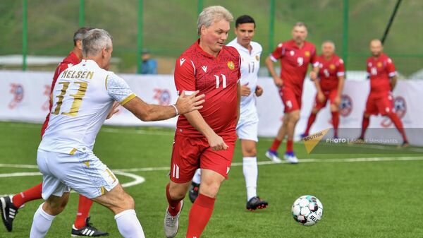 Товарищеский матч по футболу между ветеранами сборных Армении и ФИФА (15 июня 2022). Цовагюх - Sputnik Армения