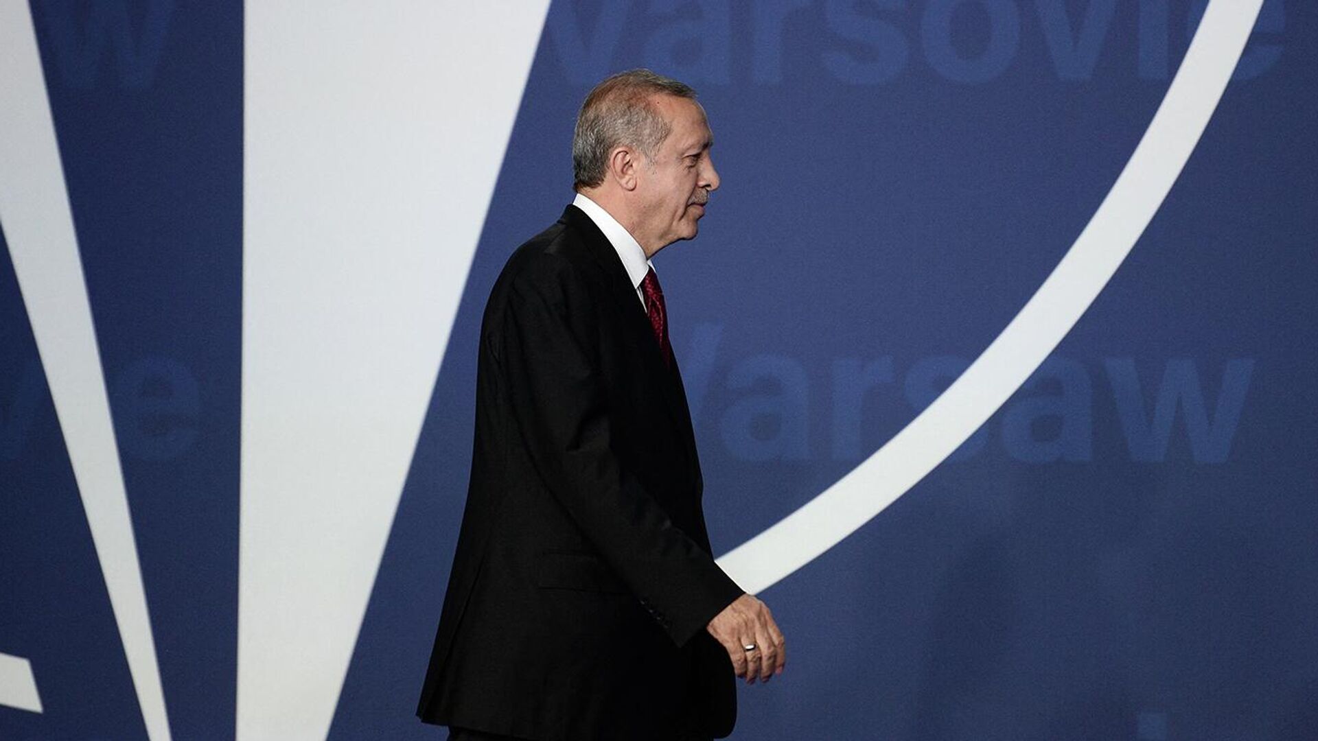 Президент Турции Реджеп Тайип Эрдоган прибывает на открытие саммита НАТО (8 июля 2016). Варшава - Sputnik Армения, 1920, 26.06.2022