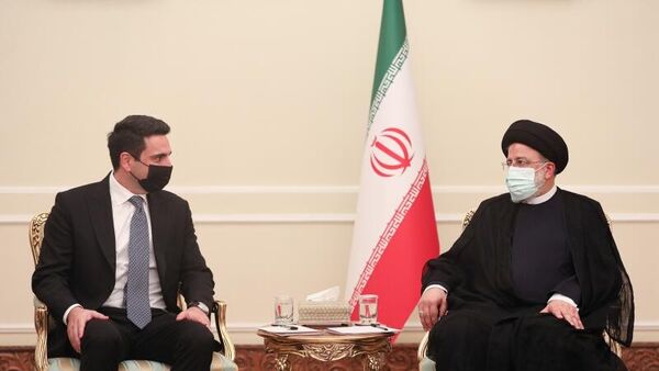 Председатель НС Ален Симонян на встрече с президентом Исламской Республики Иран Эбрагимом Райси (16 июня 2022). Тегеран - Sputnik Армения