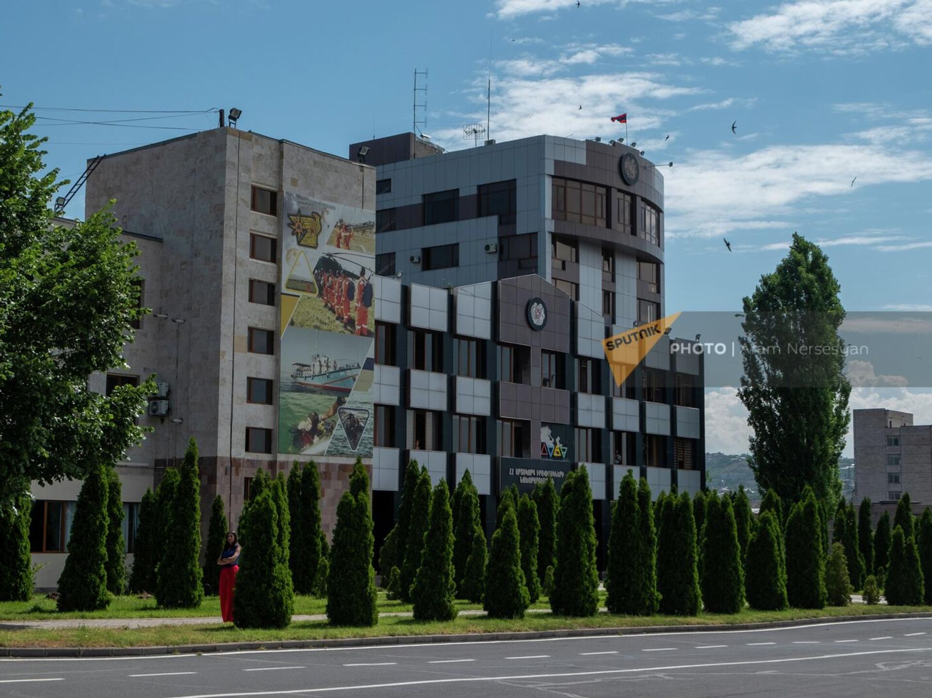 Спутник армения. Здания Еревана. Здание кукурузник в Ереване. Ереванские здания новые. Новая Армения.