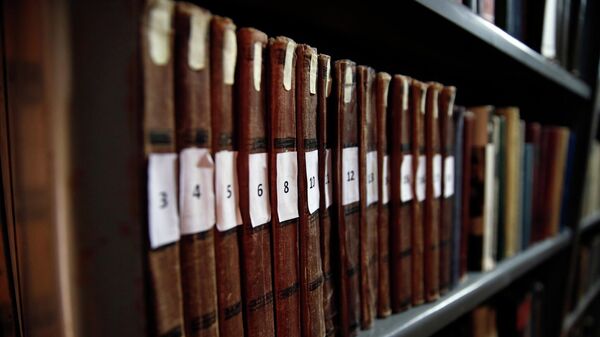 Старые книги в городскиой ббиблиотеке Еревана - Sputnik Армения