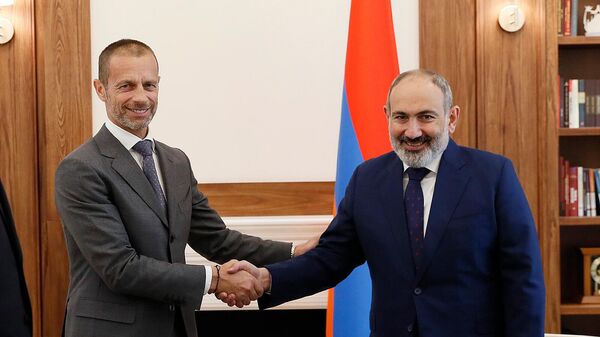 Премьер-министр Никол Пашинян принял президента УЕФА Александра Чеферина (16 июня 2022). Еревaн - Sputnik Армения