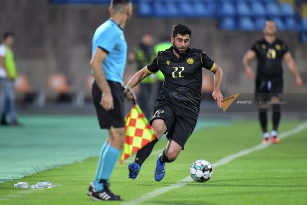 Эдгар Манучарян во время товарищеского матча ветеранов по футболу между сборными Армении и Грузии  - Sputnik Армения